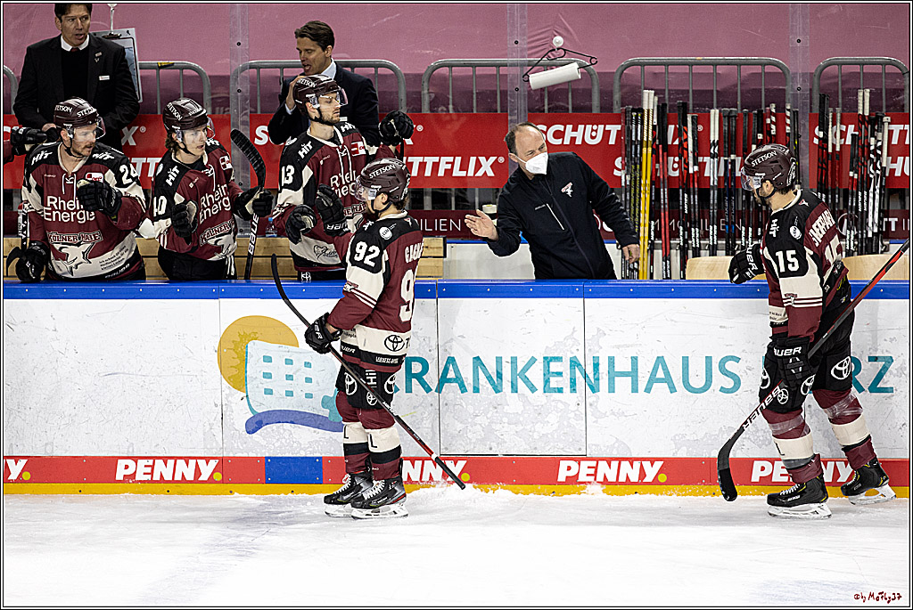 PENNY DEL;  Koelner Haie - Straubing Tigers; Koeln, 14.04.2021